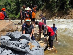 Tim Gabungan Blasting Berhasil Meletakkan 1 Batu di Jeram Baru Sungai Bahau