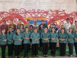 Tim Penggerak PKK Kecamatan Bahau Hulu Kunjungi Desa Long Uli untuk Penilaian Lomba “Aku Hatinya PKK”
