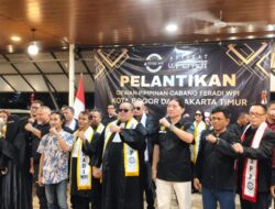 Bagikan Beasiswa C. FTAX dan Tekankan Layanan Probono Ketum FERADI WPI Donny Andretti Lantik DPC Jakarta Timur & Bogor