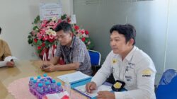 Tim Hukum FERADI WPI Serahkan Surat Penundaan Lelang ke BPR Artha Nusantara Abadi