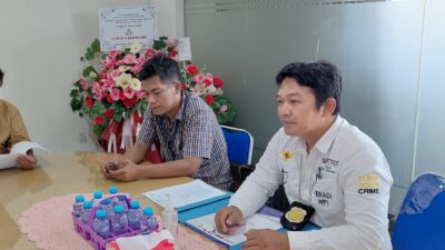 Tim Hukum FERADI WPI Serahkan Surat Penundaan Lelang ke BPR Artha Nusantara Abadi