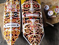 ” Seni Ukir Dayak ” Lebih Dari Sekadar Hiasan